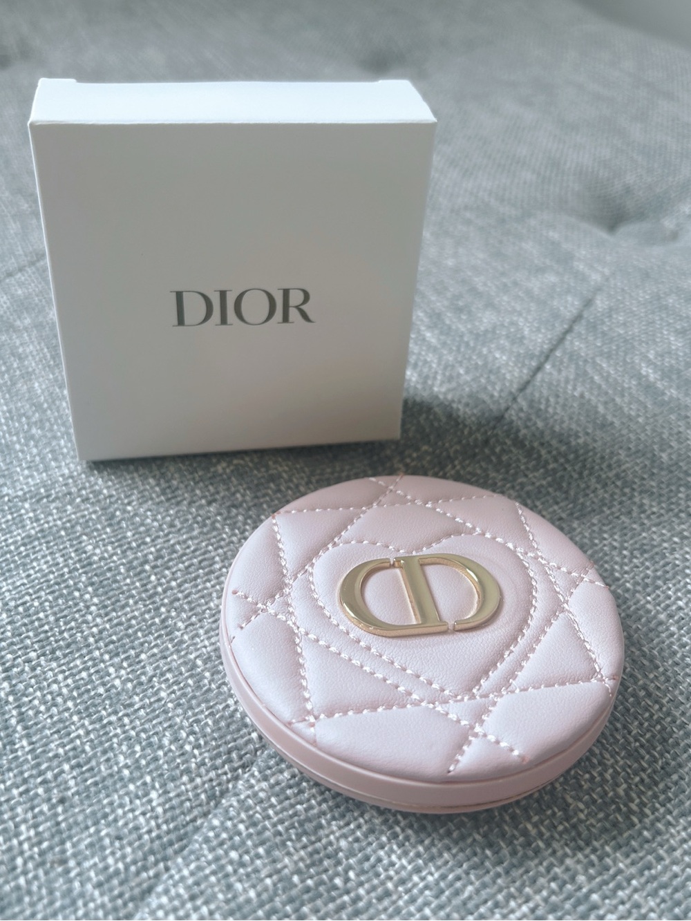 Dior Pink Quilted Compact Mirror with Gold CD Emblem - Picture 5 of 6
